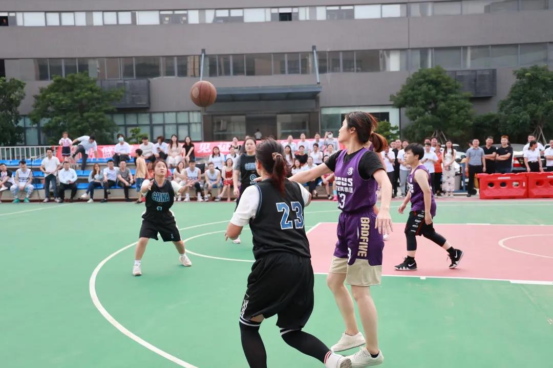 女子组篮球队决赛