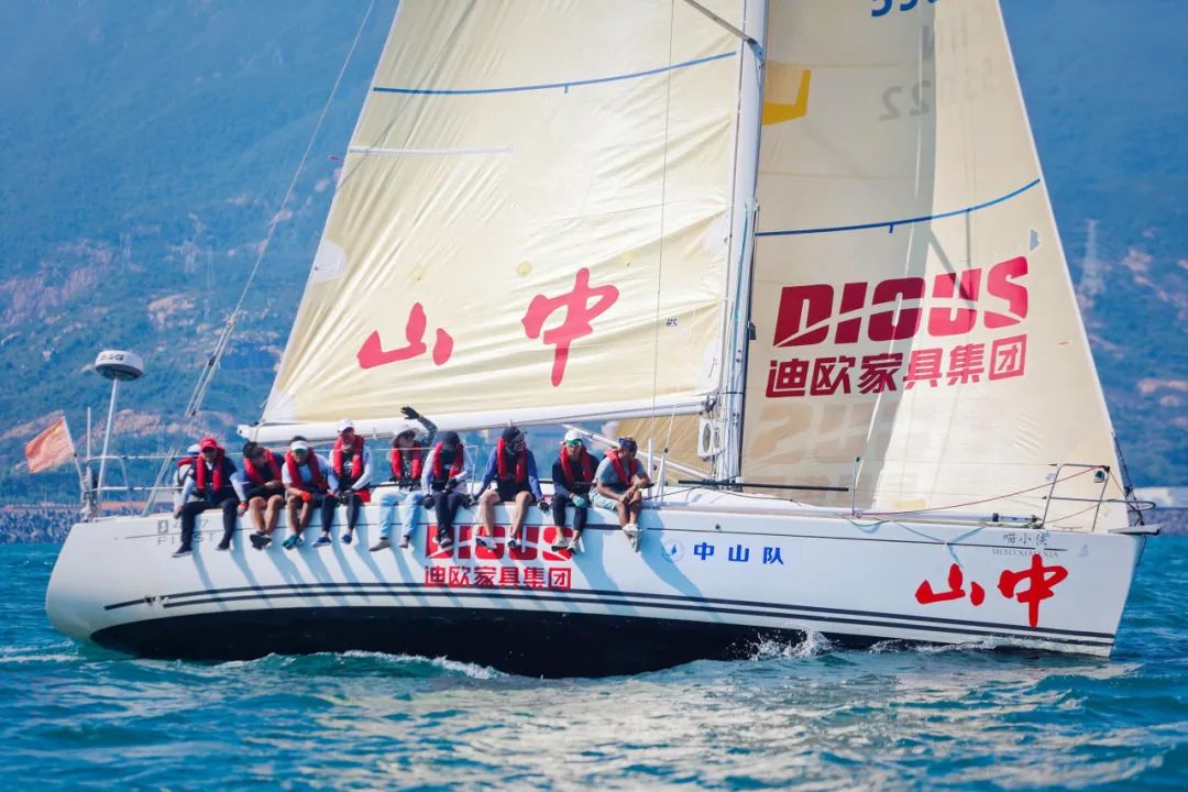 中山帆船队联合迪欧扬帆 中国杯 ，揽获IRC总冠军